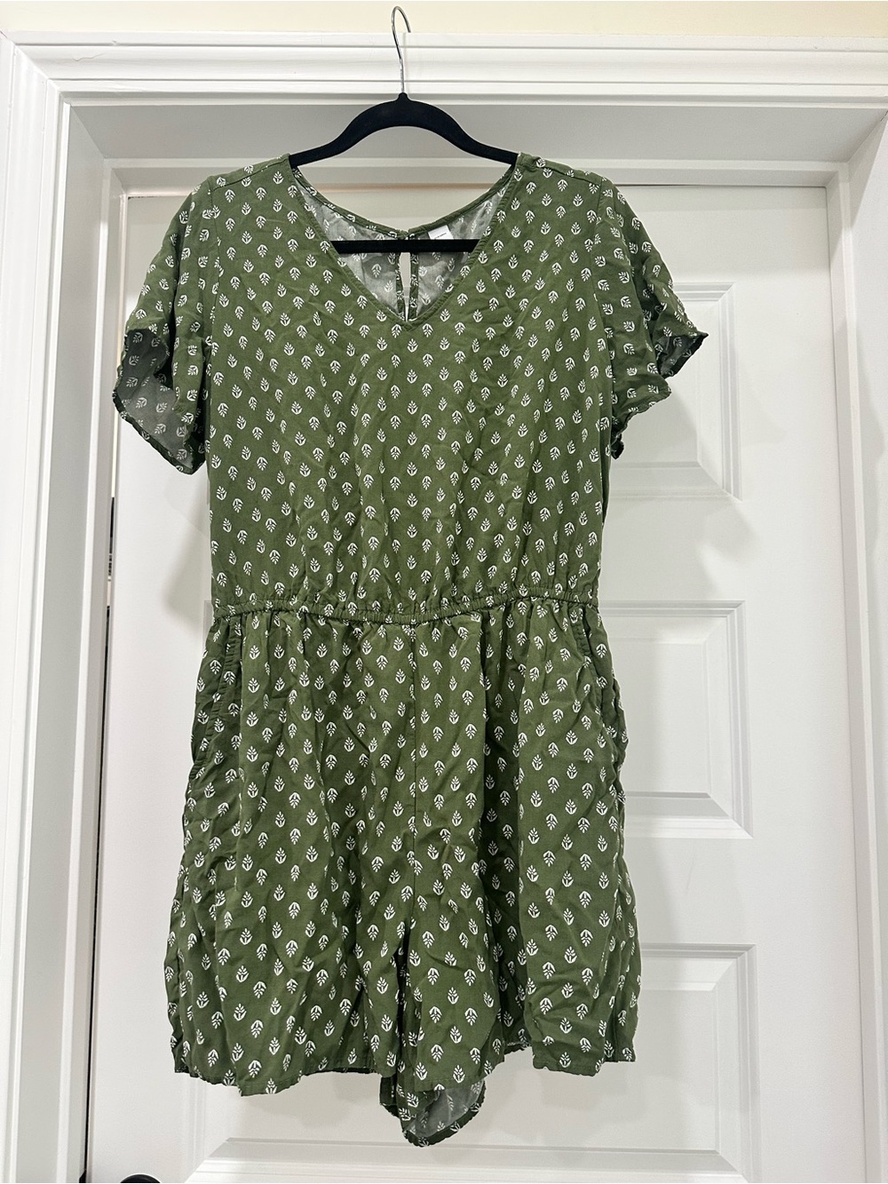 Old Navy Green Romper Size L